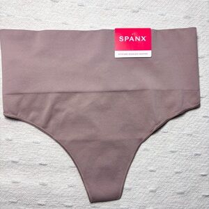 Spanx Evocare thong  Everyday Shaping Panties Thong Plum Petal   NEW